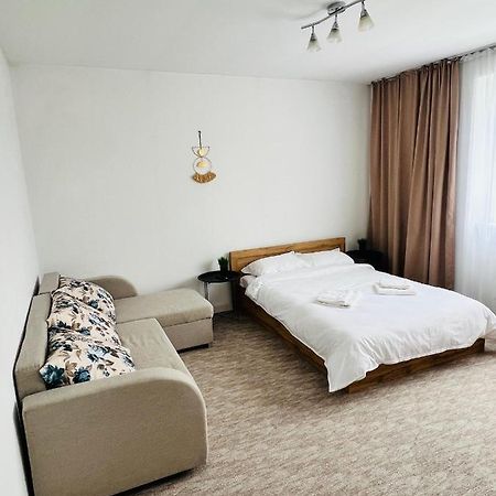 White One Apartment Petrosani Exterior photo