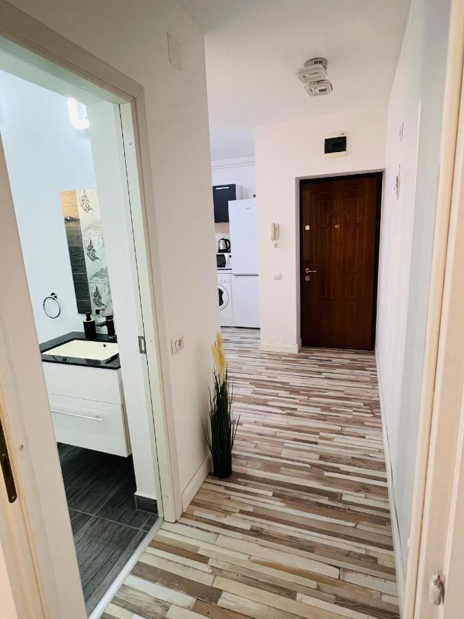 White One Apartment Petrosani Exterior photo